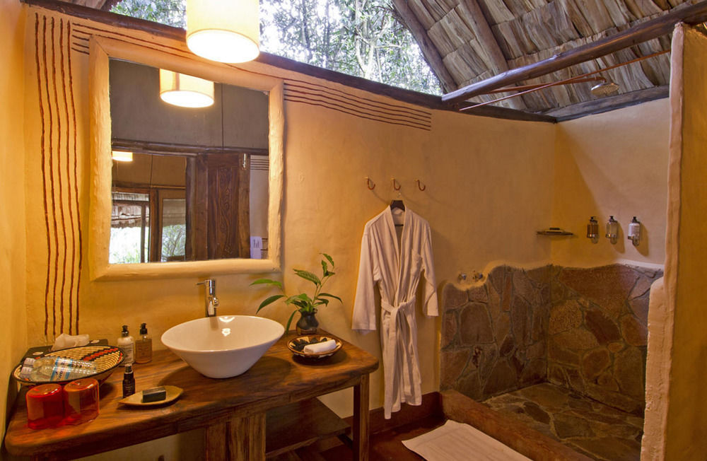 Sanctuary Gorilla Forest Camp Hotel Ntungamo  Zewnętrze zdjęcie